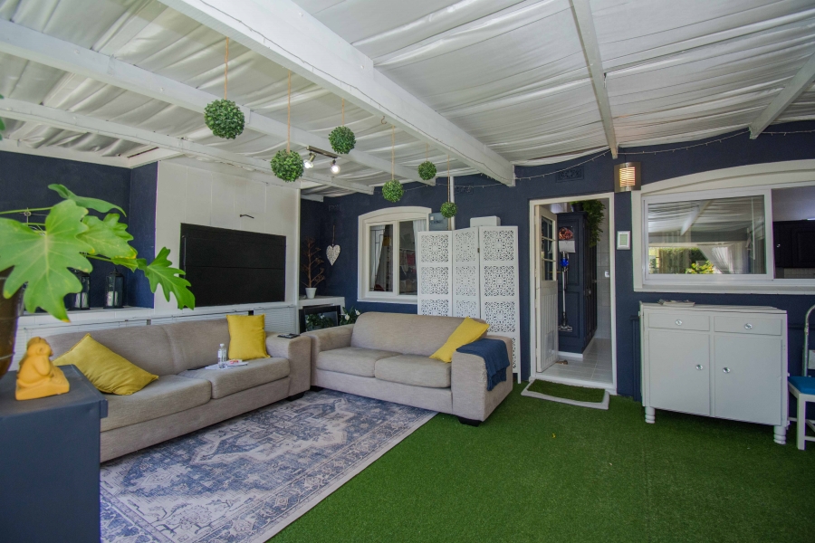 4 Bedroom Property for Sale in Parel Vallei Western Cape